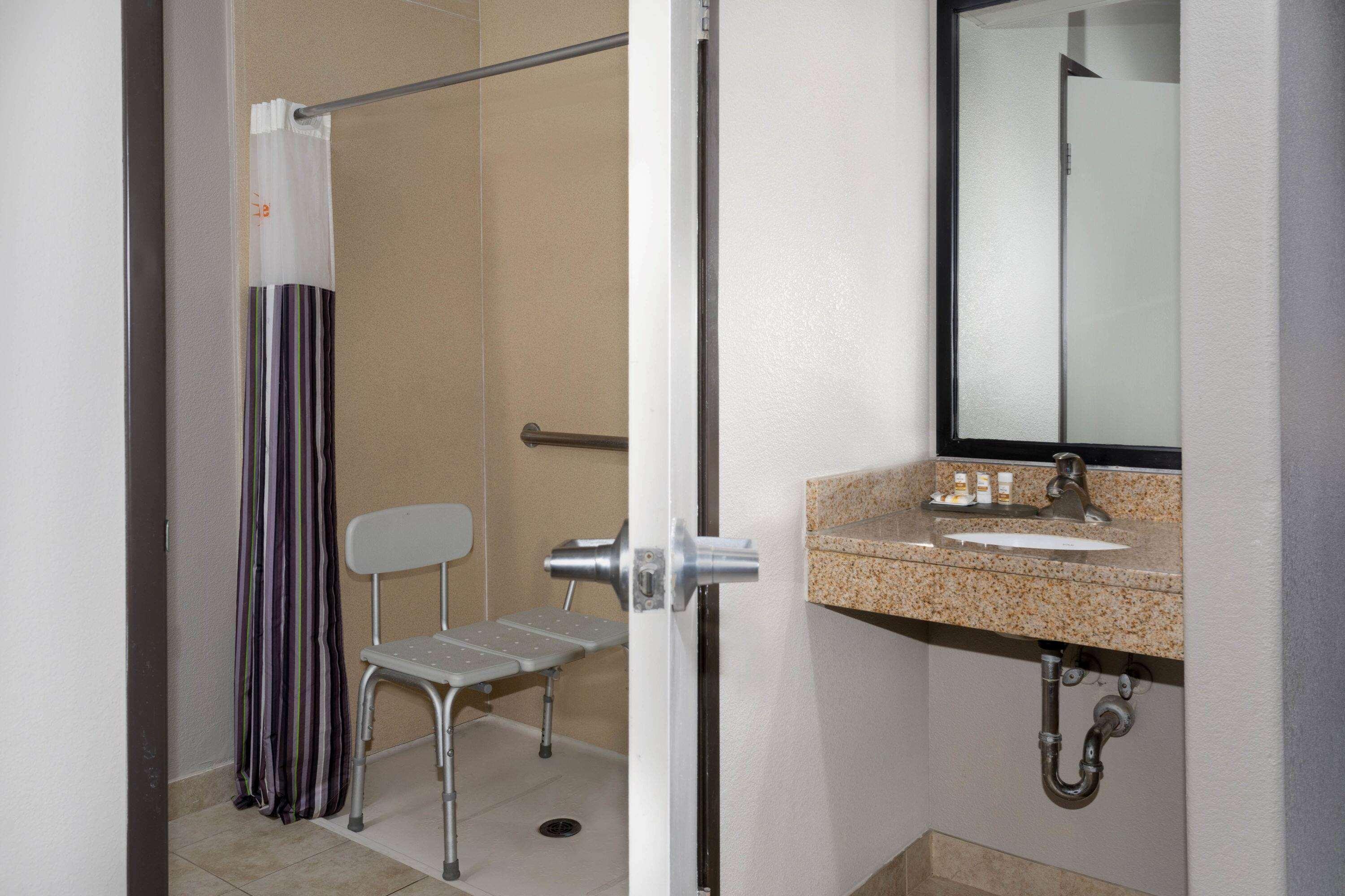 La Quinta By Wyndham Henderson-northeast Denver