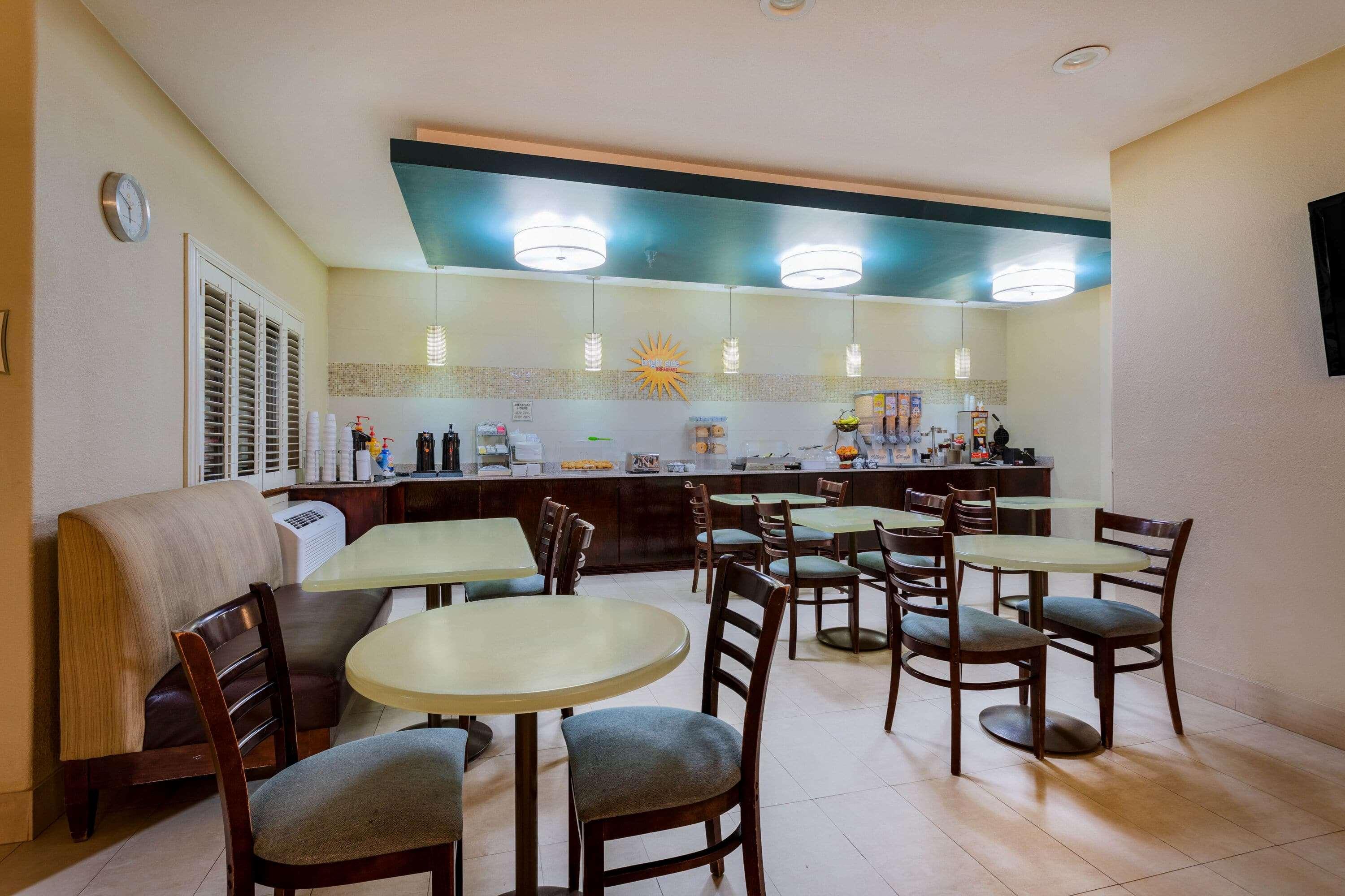 Hotel La Quinta By Wyndham Henderson-northeast Denver