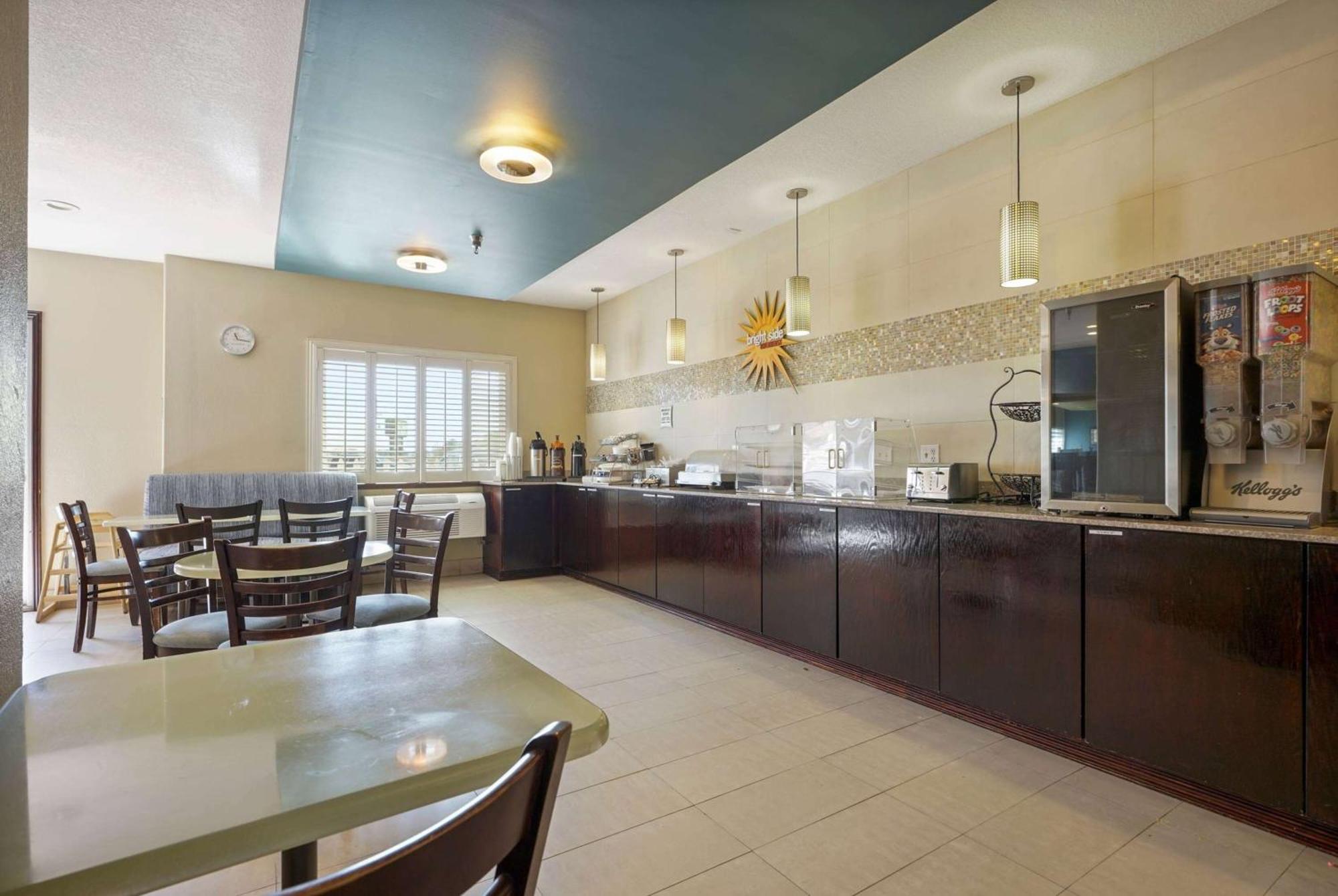 La Quinta By Wyndham Henderson-northeast Denver 3*