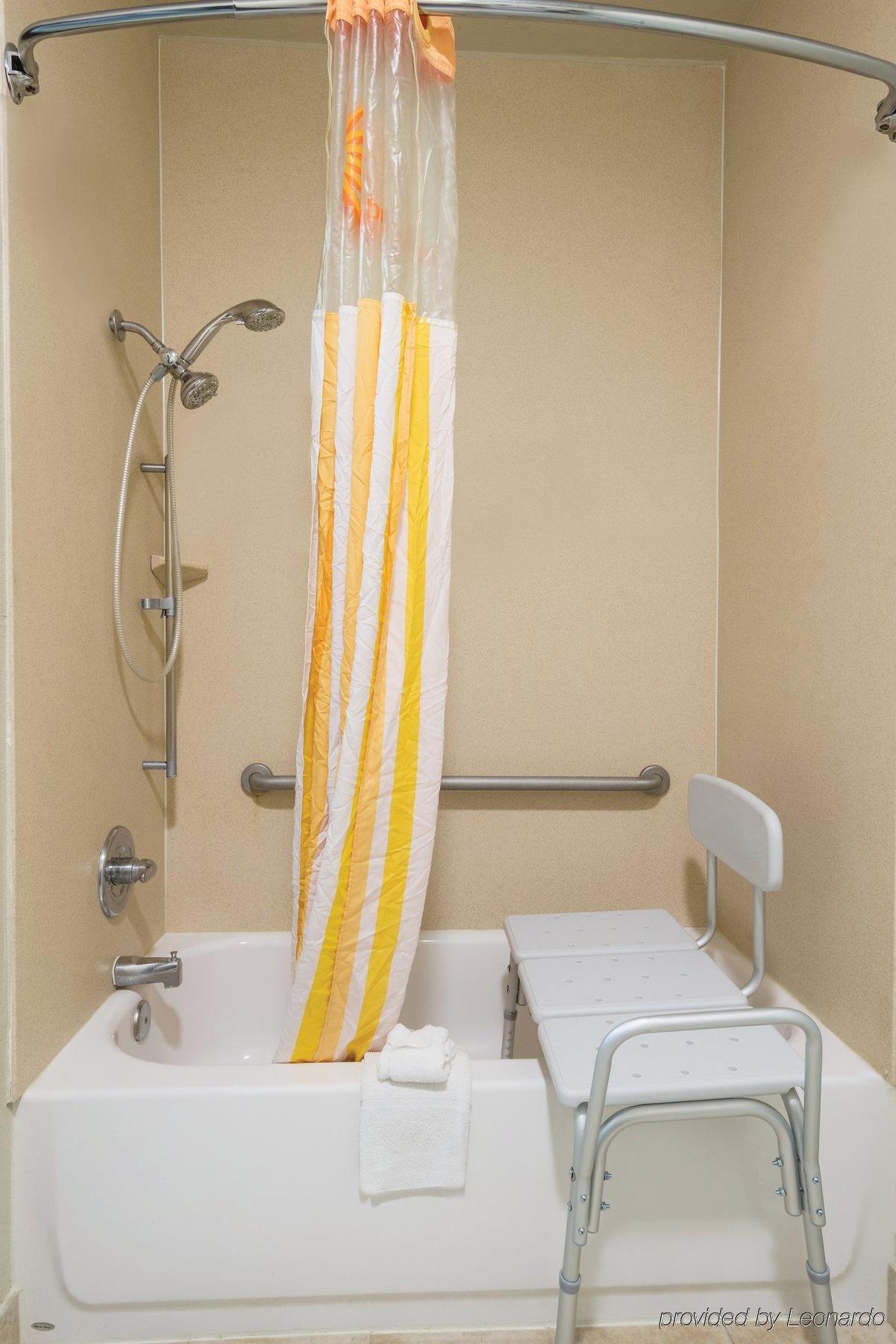 Hotel La Quinta By Wyndham Henderson-northeast Denver
