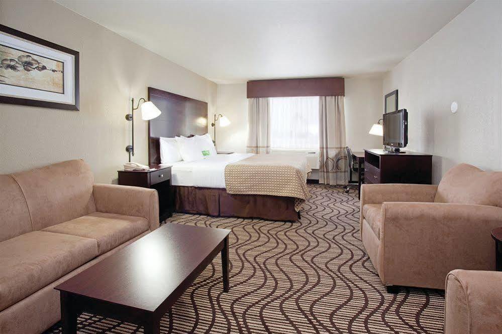 Hotel La Quinta By Wyndham Henderson-northeast Denver