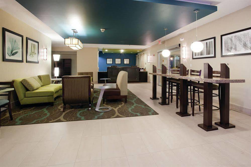 La Quinta By Wyndham Henderson-northeast Denver Hotel